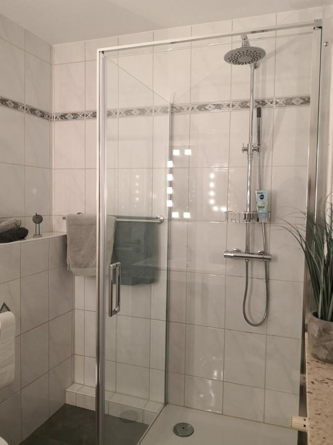 Ferienwohnung Fuer Grosse Familien Im Haus Akunak 比苏姆 外观 照片